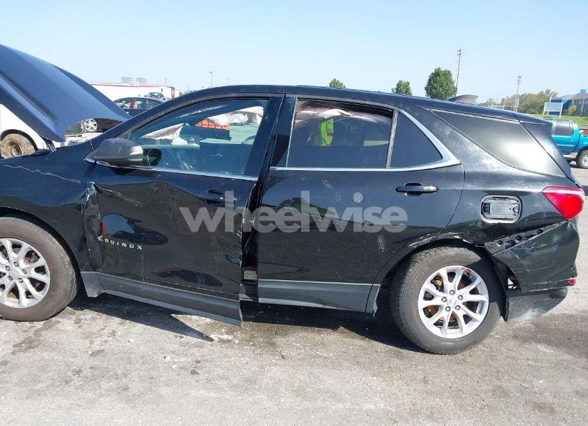 Photo 6 of 2018 Chevrolet Equinox LT (VIN 3GNAXJEV8JL128847)