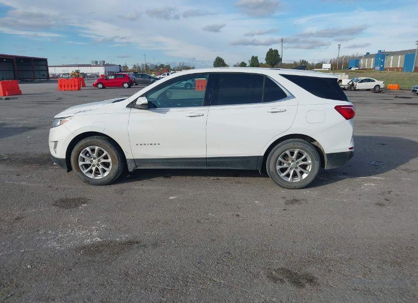 Photo 14 of 2018 Chevrolet Equinox LT (VIN 3GNAXJEV8JL409837)