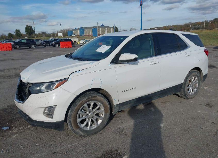 Photo 2 of 2018 Chevrolet Equinox LT (VIN 3GNAXJEV8JL409837)