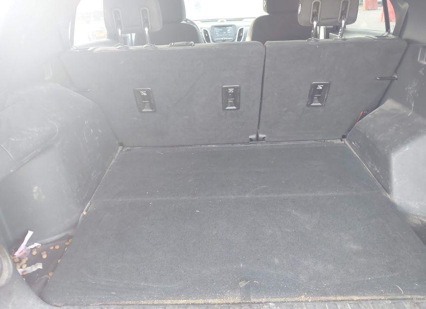 Photo 20 of 2018 Chevrolet Equinox LT (VIN 3GNAXJEV8JL409837)