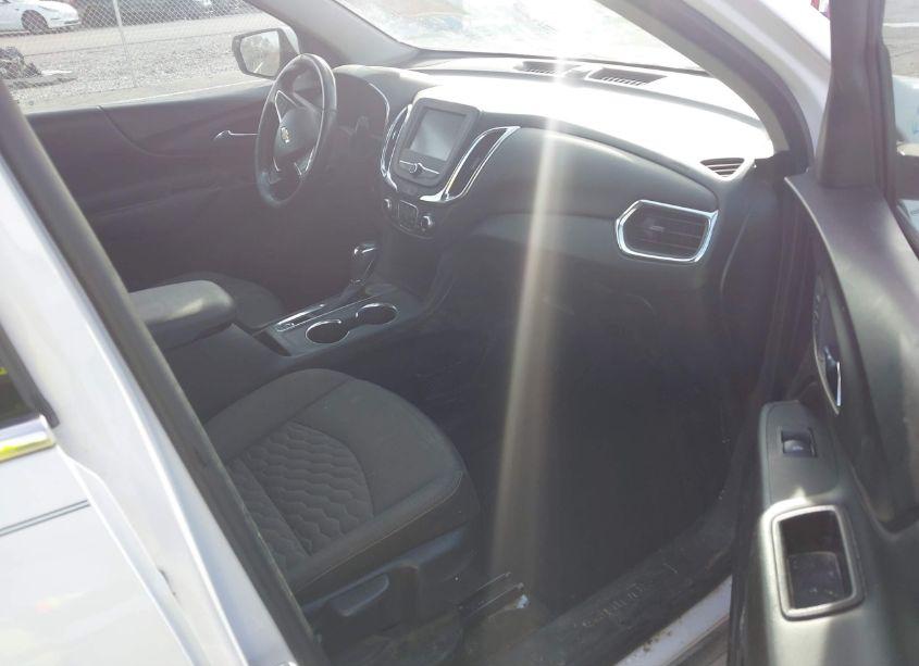 Photo 5 of 2018 Chevrolet Equinox LT (VIN 3GNAXJEV8JL409837)