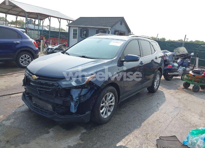 Photo 2 of 2018 Chevrolet Equinox LT (VIN 3GNAXJEV8JS500886)