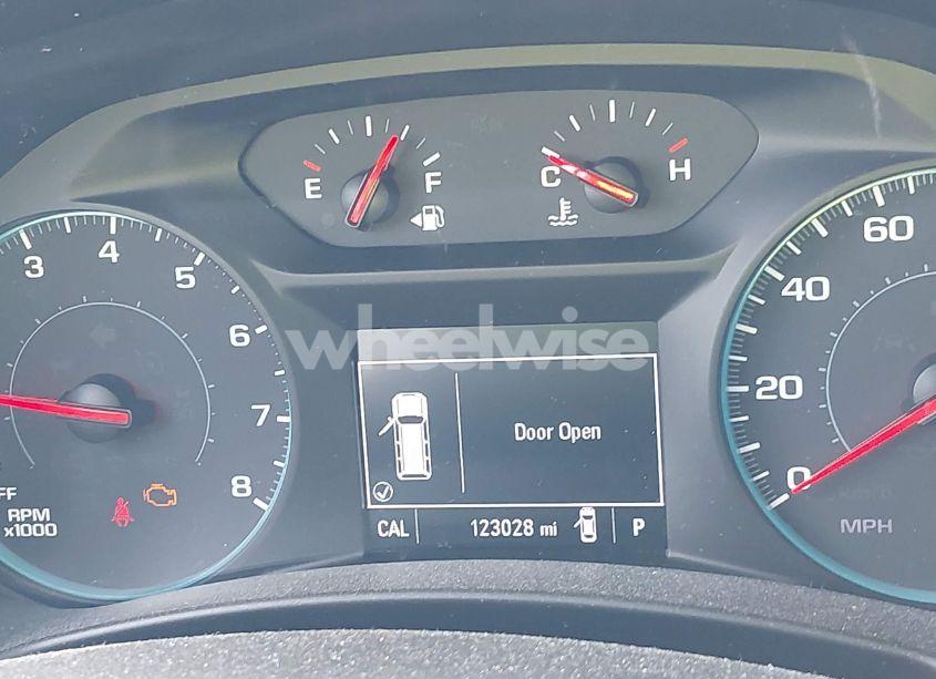 Photo 15 of 2018 Chevrolet Equinox LT (VIN 3GNAXJEV8JS504338)