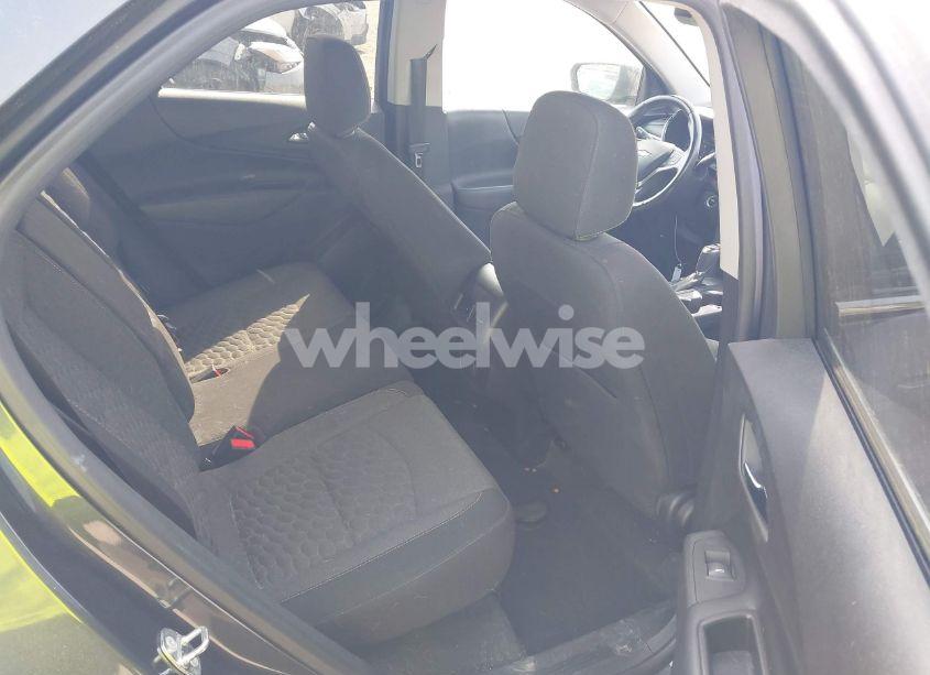 Photo 8 of 2018 Chevrolet Equinox LT (VIN 3GNAXJEV8JS504338)