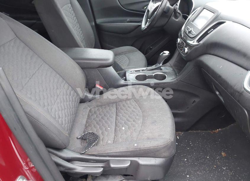 Photo 5 of 2018 Chevrolet Equinox LT (VIN 3GNAXJEV8JS507711)