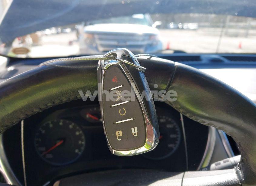 Photo 11 of 2018 Chevrolet Equinox LT (VIN 3GNAXJEV8JS542622)