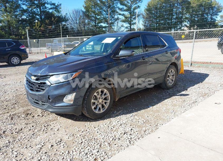 Photo 2 of 2018 Chevrolet Equinox LT (VIN 3GNAXJEV8JS542622)
