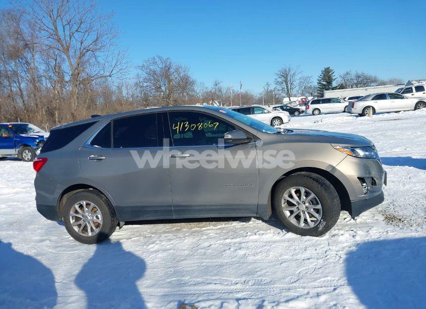Photo 13 of 2018 Chevrolet Equinox LT (VIN 3GNAXJEV8JS551756)