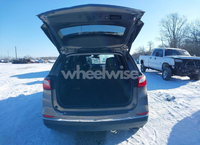Photo 16 of 2018 Chevrolet Equinox LT (VIN 3GNAXJEV8JS551756)