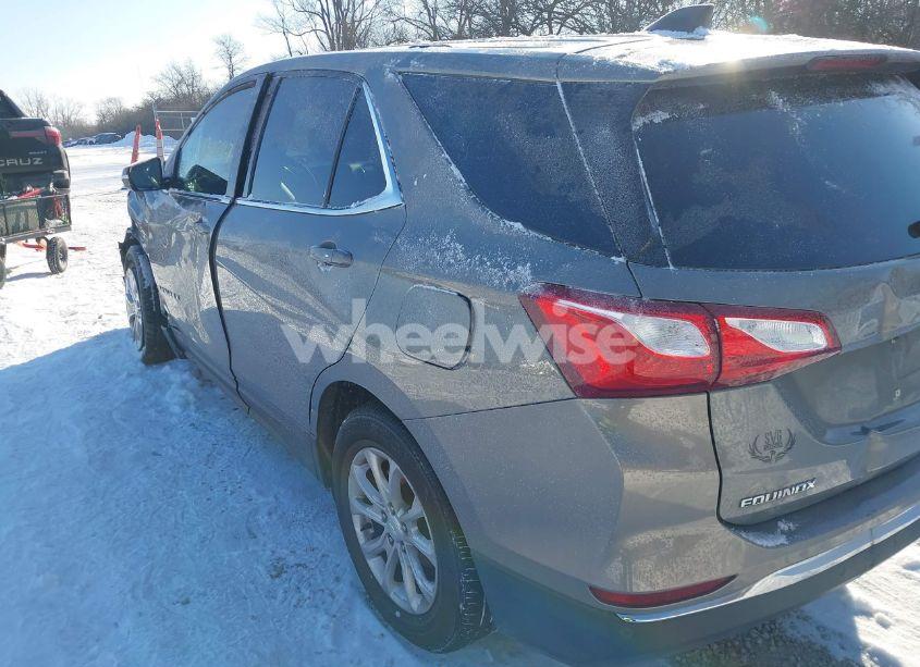 Photo 18 of 2018 Chevrolet Equinox LT (VIN 3GNAXJEV8JS551756)