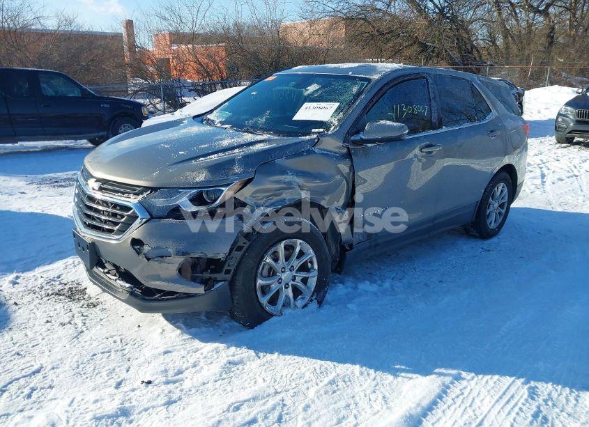 Photo 2 of 2018 Chevrolet Equinox LT (VIN 3GNAXJEV8JS551756)