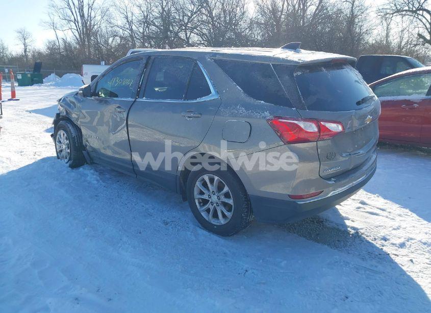 Photo 3 of 2018 Chevrolet Equinox LT (VIN 3GNAXJEV8JS551756)