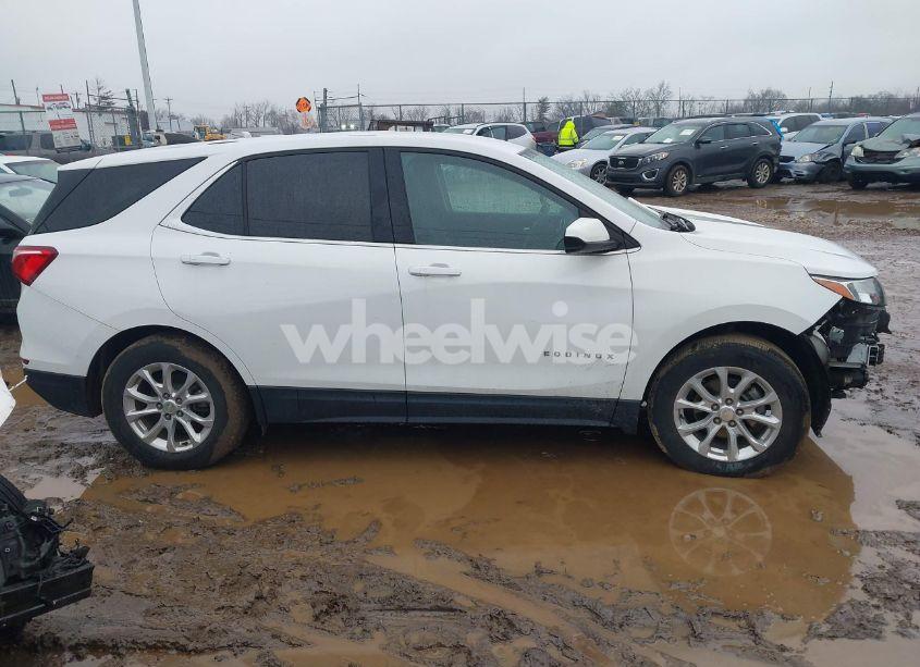 Photo 13 of 2018 Chevrolet Equinox LT (VIN 3GNAXJEV8JS557783)