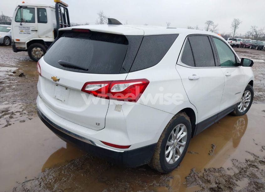 Photo 4 of 2018 Chevrolet Equinox LT (VIN 3GNAXJEV8JS557783)