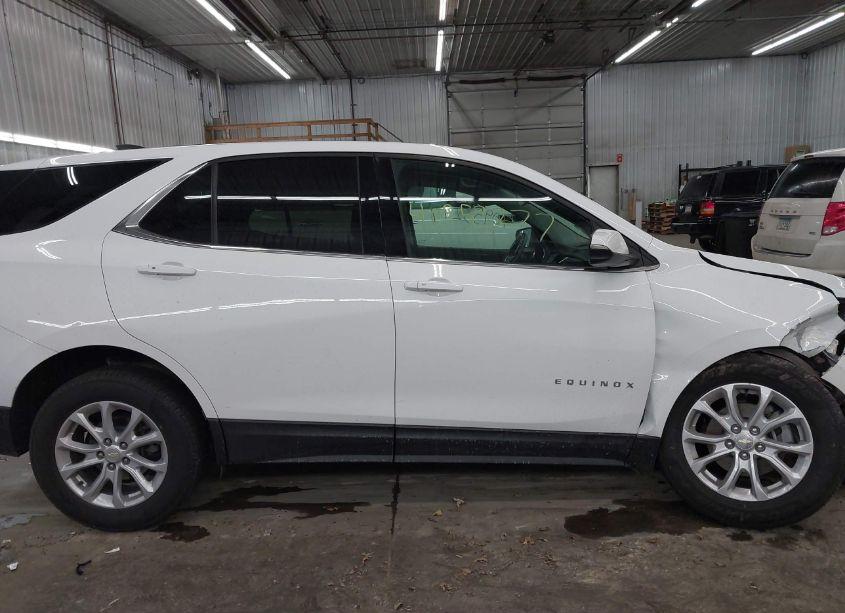 Photo 14 of 2018 Chevrolet Equinox LT (VIN 3GNAXJEV8JS560862)