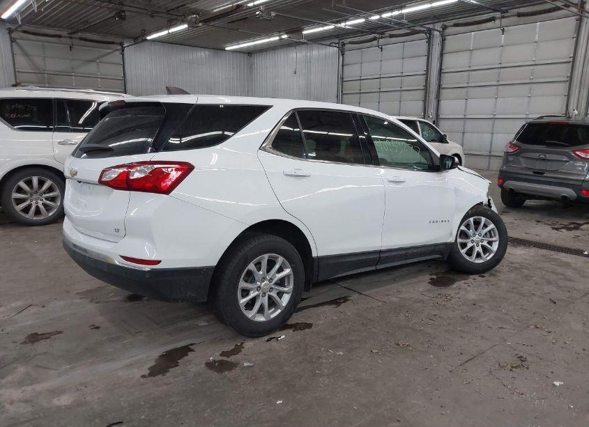 Photo 4 of 2018 Chevrolet Equinox LT (VIN 3GNAXJEV8JS560862)