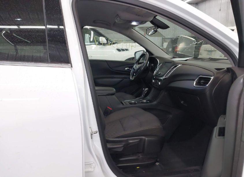 Photo 5 of 2018 Chevrolet Equinox LT (VIN 3GNAXJEV8JS560862)