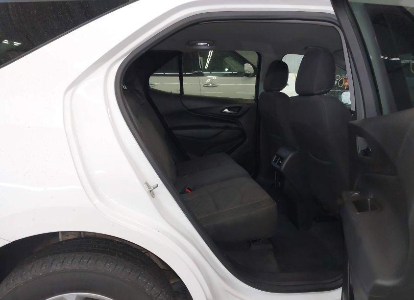 Photo 8 of 2018 Chevrolet Equinox LT (VIN 3GNAXJEV8JS560862)