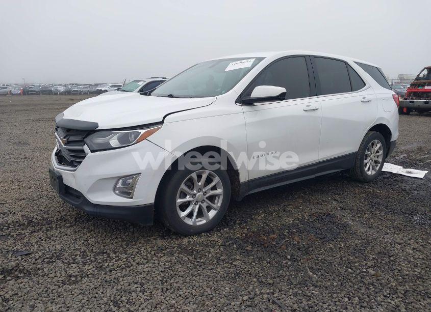 Photo 2 of 2018 Chevrolet Equinox LT (VIN 3GNAXJEV8JS575314)