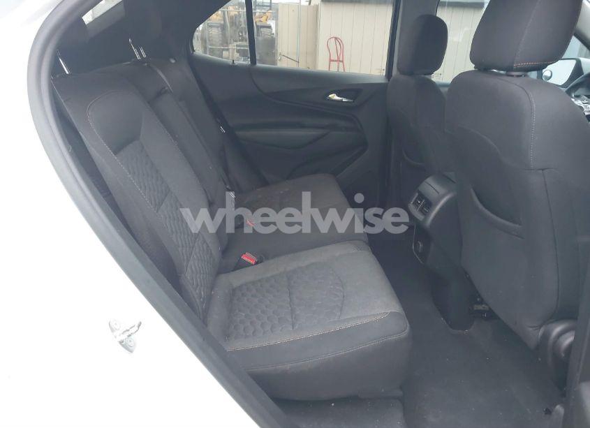 Photo 8 of 2018 Chevrolet Equinox LT (VIN 3GNAXJEV8JS575314)