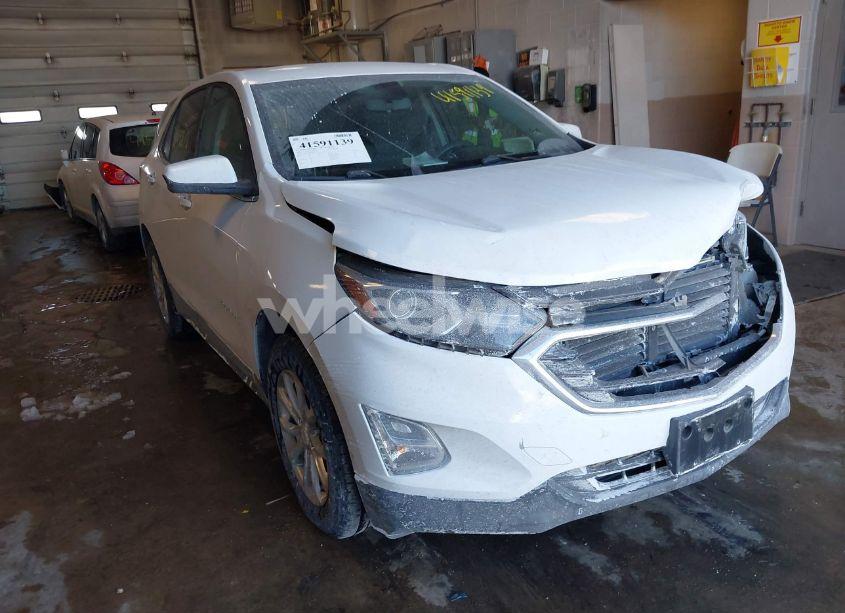 2018 Chevrolet Equinox LT (VIN 3GNAXJEV8JS582327) main photo