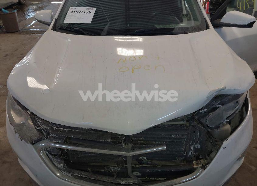 Photo 10 of 2018 Chevrolet Equinox LT (VIN 3GNAXJEV8JS582327)