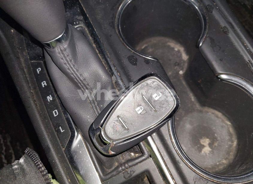 Photo 11 of 2018 Chevrolet Equinox LT (VIN 3GNAXJEV8JS582327)