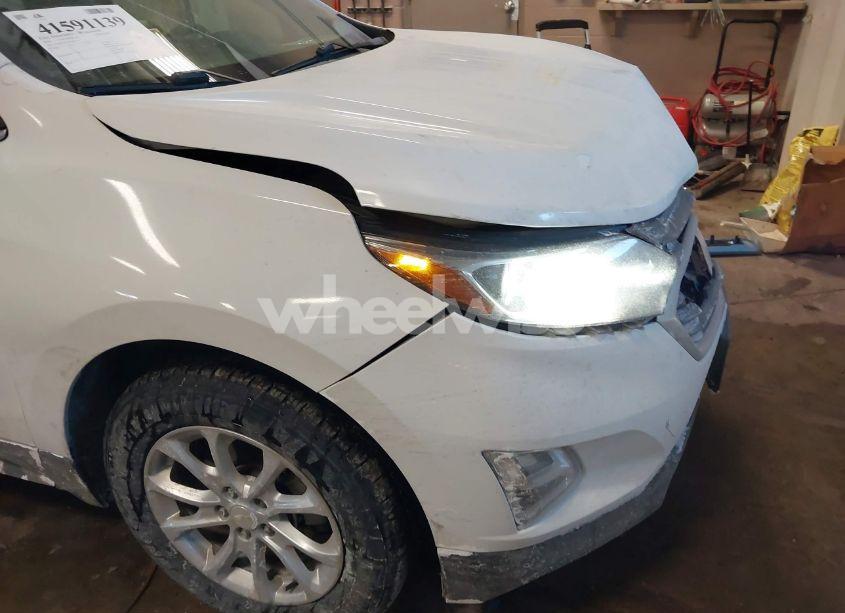 Photo 18 of 2018 Chevrolet Equinox LT (VIN 3GNAXJEV8JS582327)