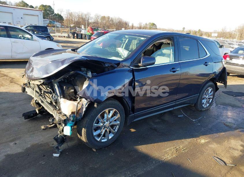 Photo 2 of 2018 Chevrolet Equinox LT (VIN 3GNAXJEV8JS635933)