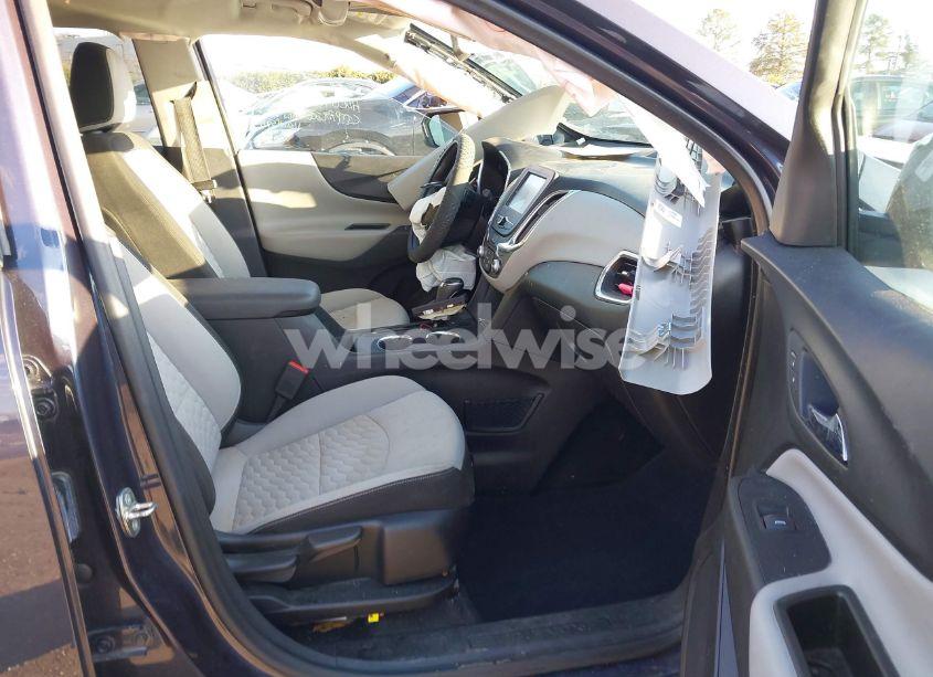 Photo 5 of 2018 Chevrolet Equinox LT (VIN 3GNAXJEV8JS635933)