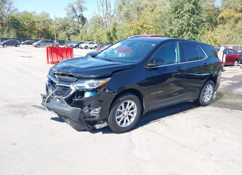Photo 2 of 2019 Chevrolet Equinox LT (VIN 3GNAXJEV8KL304037)