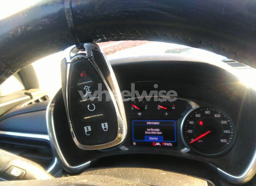 Photo 11 of 2019 Chevrolet Equinox LT (VIN 3GNAXJEV8KS647243)