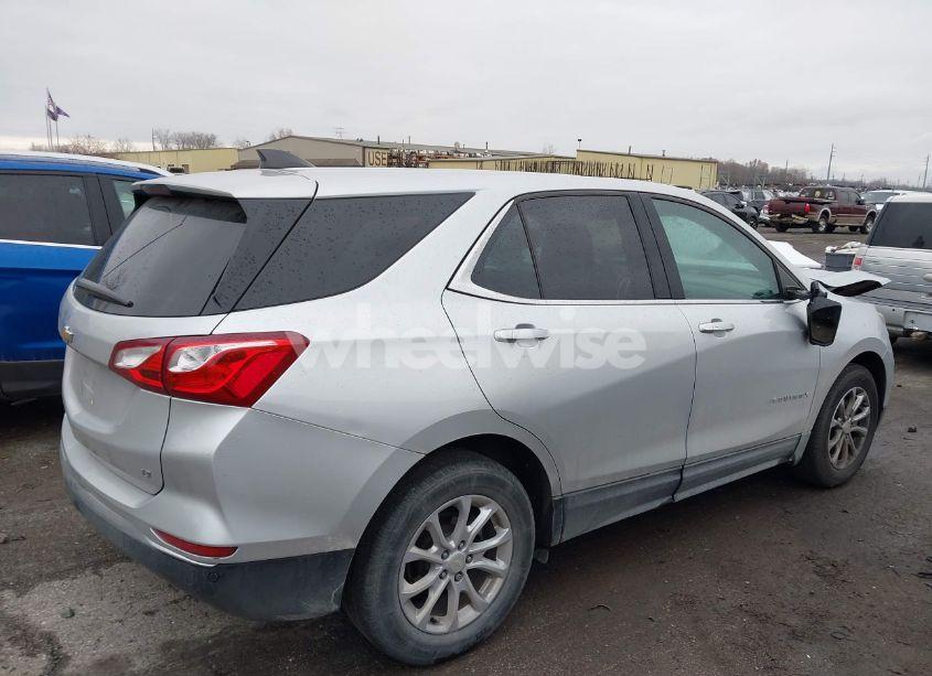 Photo 4 of 2020 Chevrolet Equinox FWD 2FL (VIN 3GNAXJEV8LS529310)