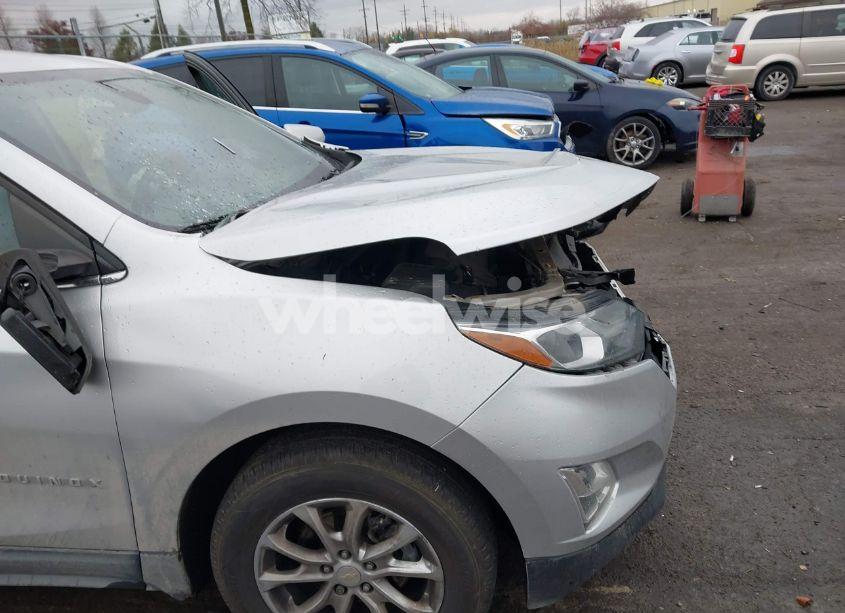 Photo 6 of 2020 Chevrolet Equinox FWD 2FL (VIN 3GNAXJEV8LS529310)