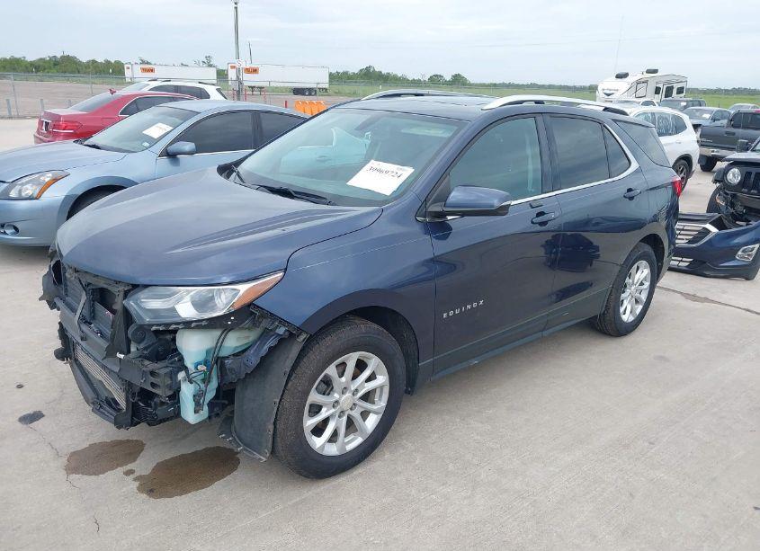 Photo 2 of 2018 Chevrolet Equinox LT (VIN 3GNAXJEV9JL105447)