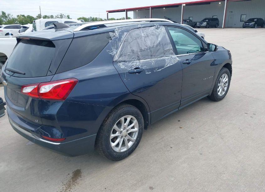 Photo 4 of 2018 Chevrolet Equinox LT (VIN 3GNAXJEV9JL105447)