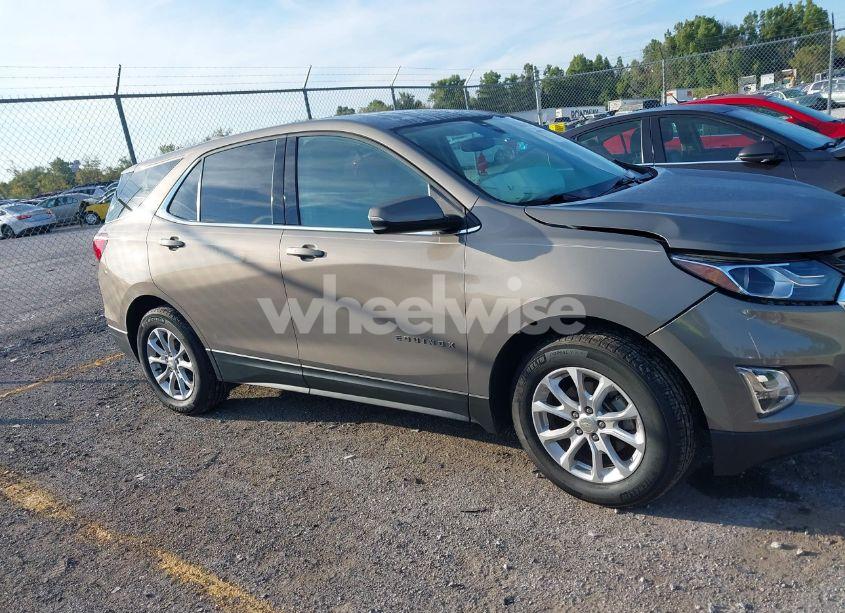 Photo 13 of 2018 Chevrolet Equinox LT (VIN 3GNAXJEV9JL115685)
