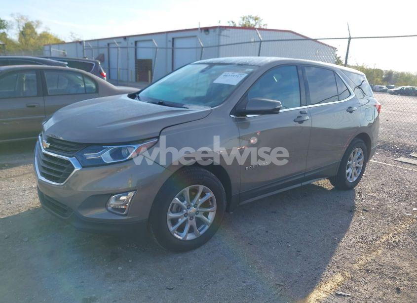 Photo 2 of 2018 Chevrolet Equinox LT (VIN 3GNAXJEV9JL115685)
