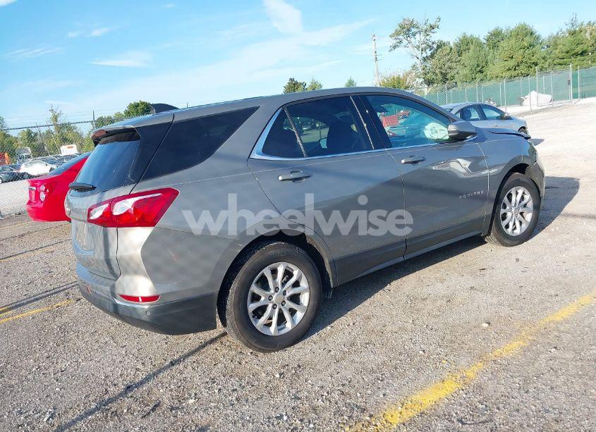 Photo 4 of 2018 Chevrolet Equinox LT (VIN 3GNAXJEV9JL115685)