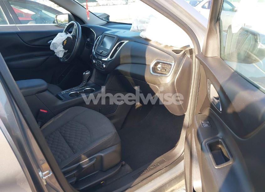 Photo 5 of 2018 Chevrolet Equinox LT (VIN 3GNAXJEV9JL115685)