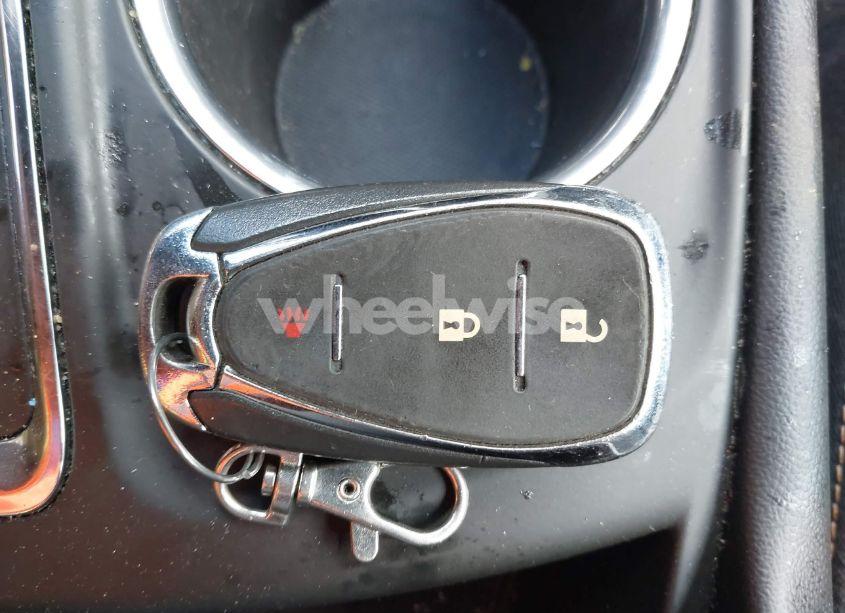 Photo 11 of 2018 Chevrolet Equinox LT (VIN 3GNAXJEV9JL130817)