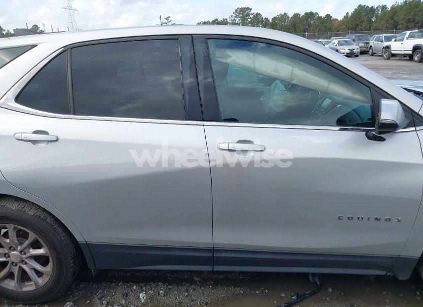 Photo 13 of 2018 Chevrolet Equinox LT (VIN 3GNAXJEV9JL130817)