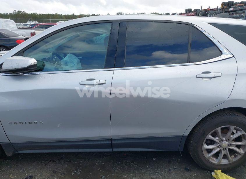 Photo 14 of 2018 Chevrolet Equinox LT (VIN 3GNAXJEV9JL130817)