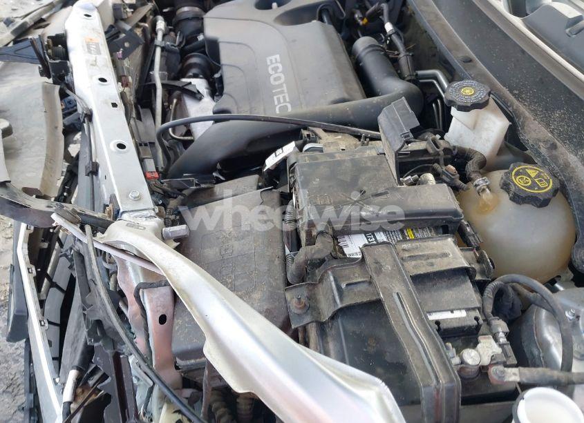 Photo 18 of 2018 Chevrolet Equinox LT (VIN 3GNAXJEV9JL130817)