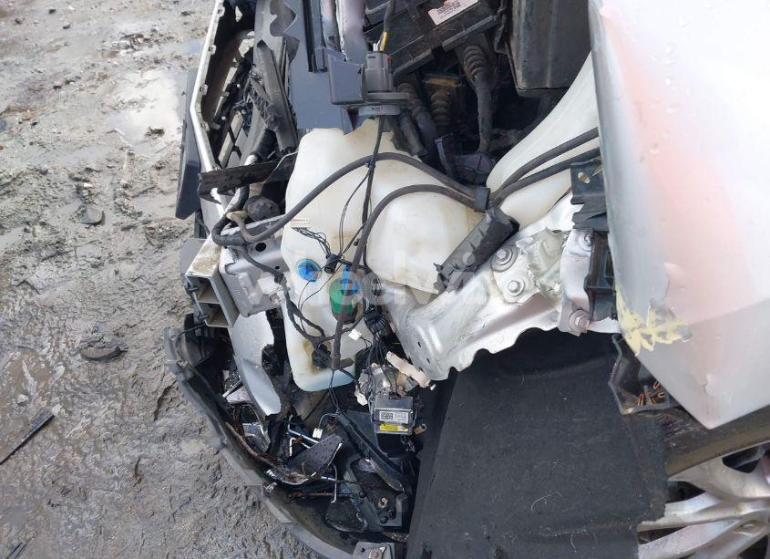 Photo 19 of 2018 Chevrolet Equinox LT (VIN 3GNAXJEV9JL130817)