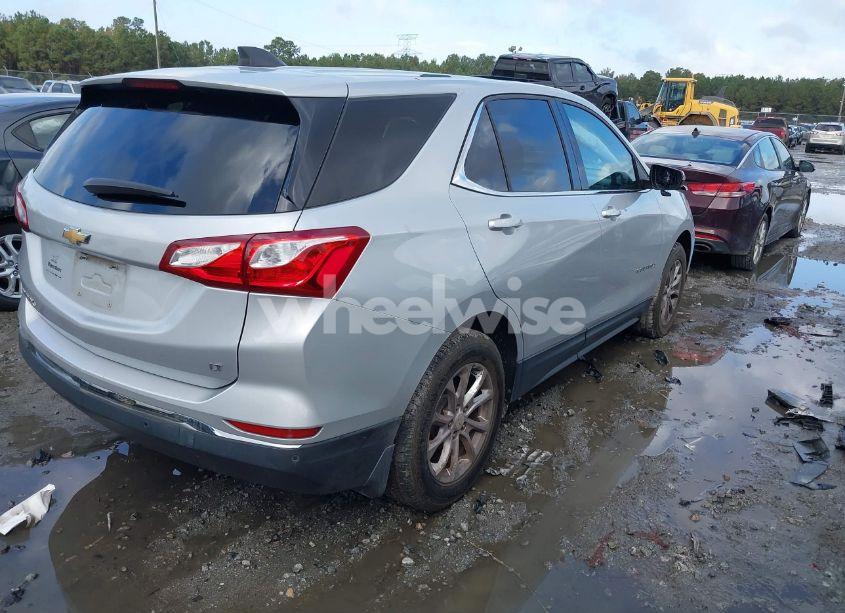 Photo 4 of 2018 Chevrolet Equinox LT (VIN 3GNAXJEV9JL130817)