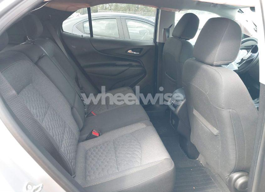 Photo 8 of 2018 Chevrolet Equinox LT (VIN 3GNAXJEV9JL130817)