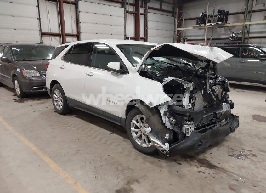 2018 Chevrolet Equinox LT (VIN 3GNAXJEV9JL410690) main photo