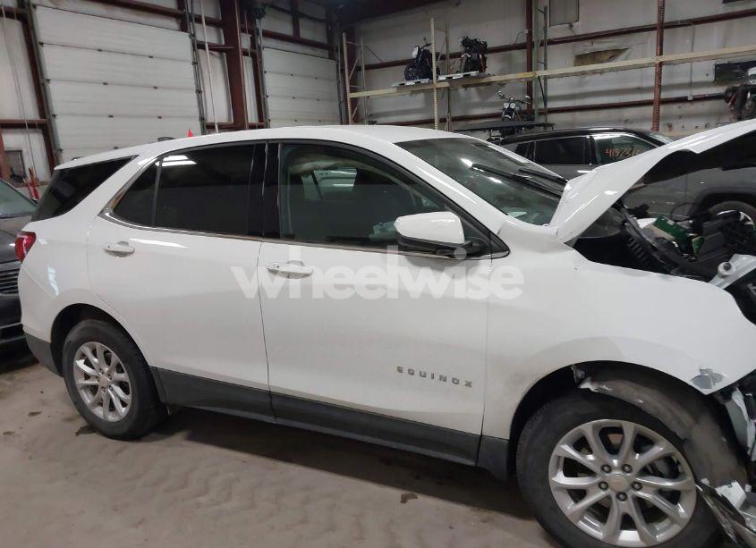 Photo 12 of 2018 Chevrolet Equinox LT (VIN 3GNAXJEV9JL410690)