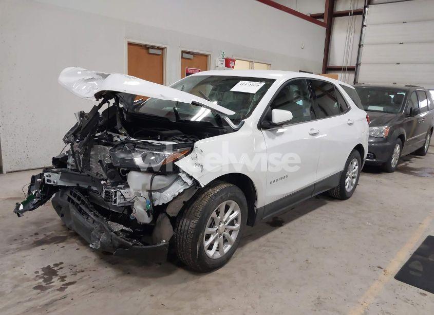 Photo 2 of 2018 Chevrolet Equinox LT (VIN 3GNAXJEV9JL410690)
